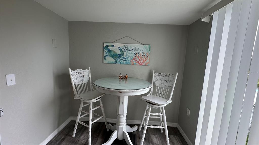 For Rent: $3,000 (3 beds, 1 baths, 1276 Square Feet)