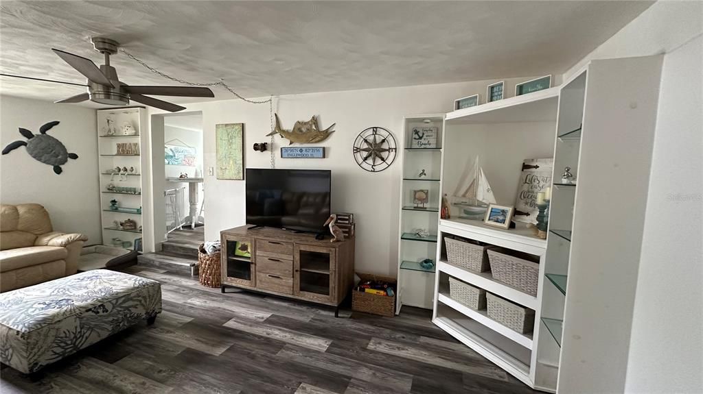 For Rent: $3,000 (3 beds, 1 baths, 1276 Square Feet)