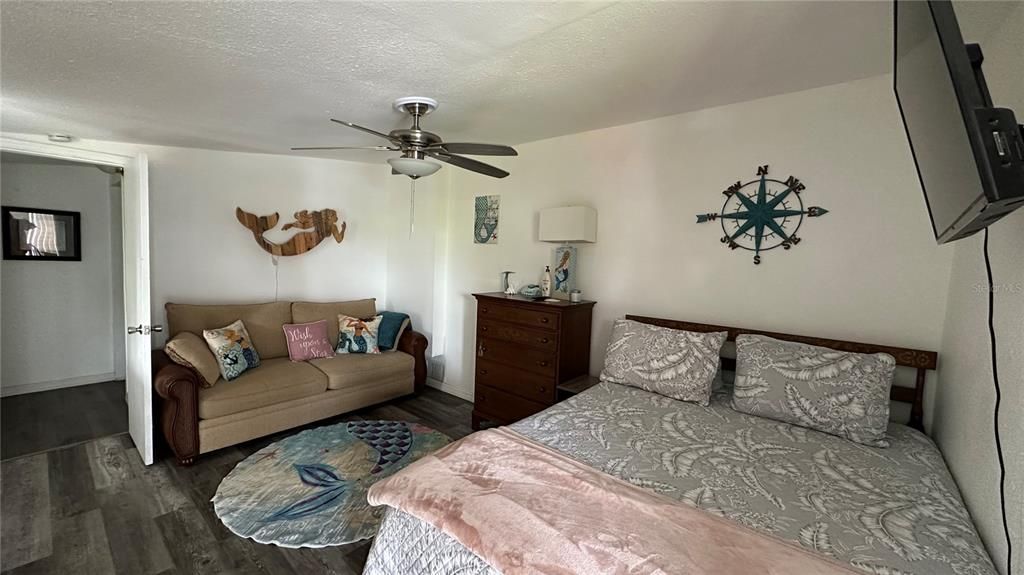 For Rent: $3,000 (3 beds, 1 baths, 1276 Square Feet)