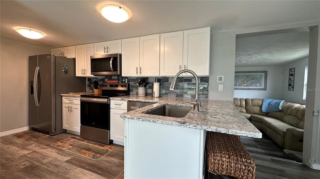 For Rent: $3,000 (3 beds, 1 baths, 1276 Square Feet)