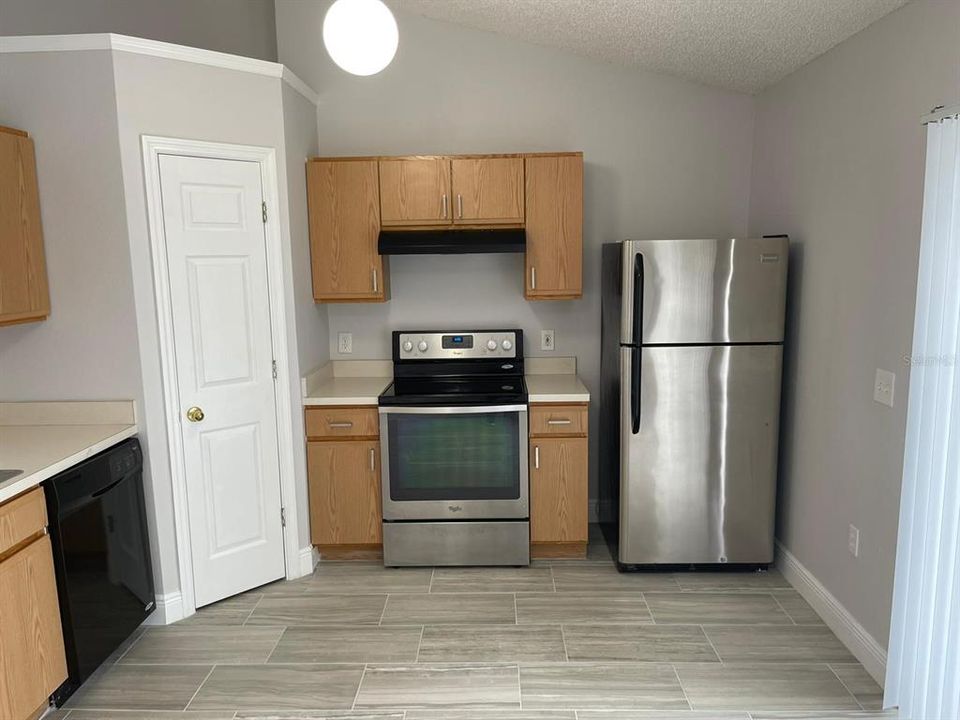 В аренду: $1,800 (3 спален, 2 ванн, 1330 Квадратных фут)