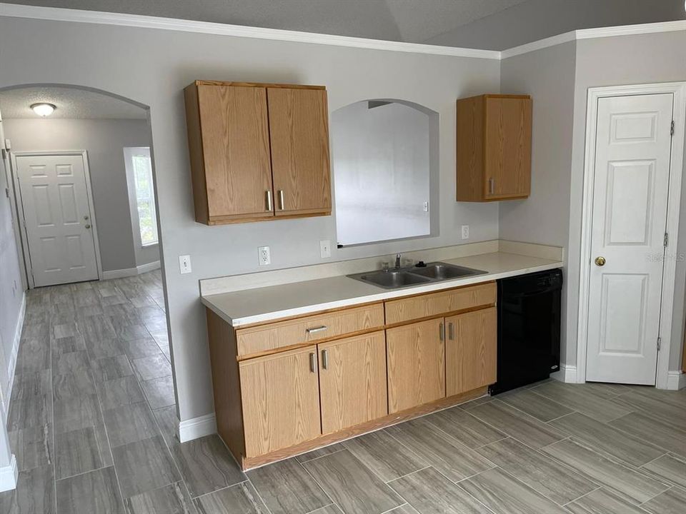 В аренду: $1,800 (3 спален, 2 ванн, 1330 Квадратных фут)