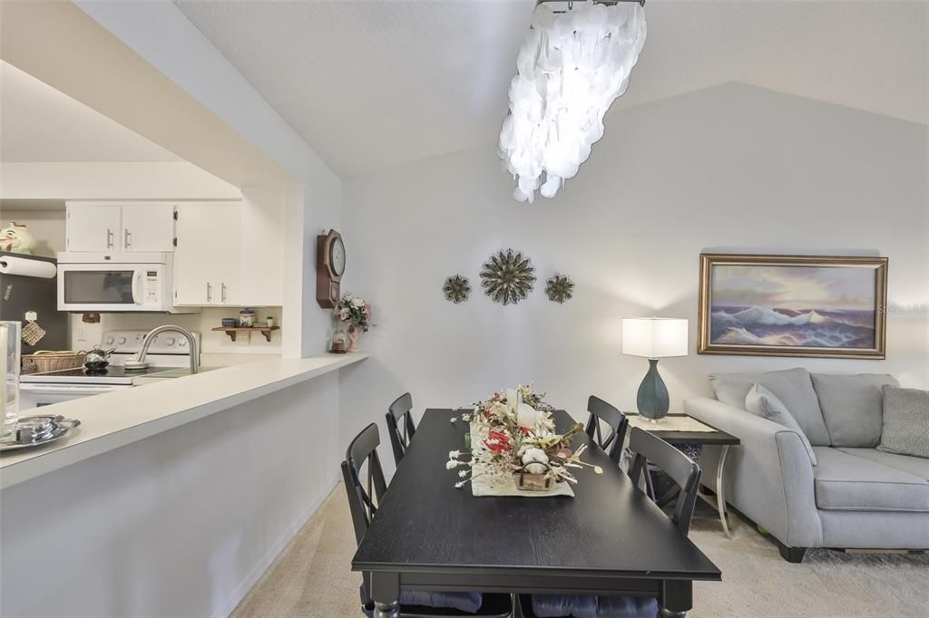 待售: $114,500 (1 贝兹, 1 浴室, 908 平方英尺)