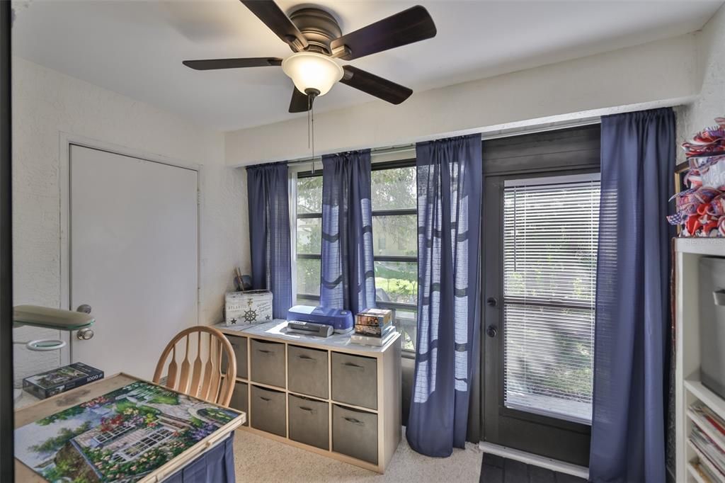 待售: $114,500 (1 贝兹, 1 浴室, 908 平方英尺)