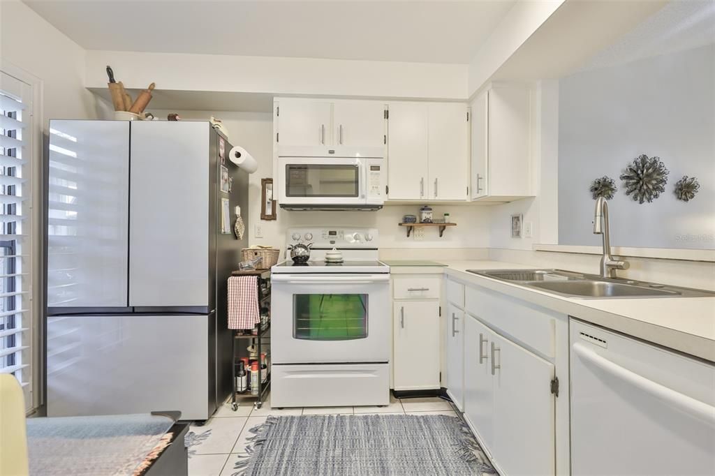 待售: $114,500 (1 贝兹, 1 浴室, 908 平方英尺)