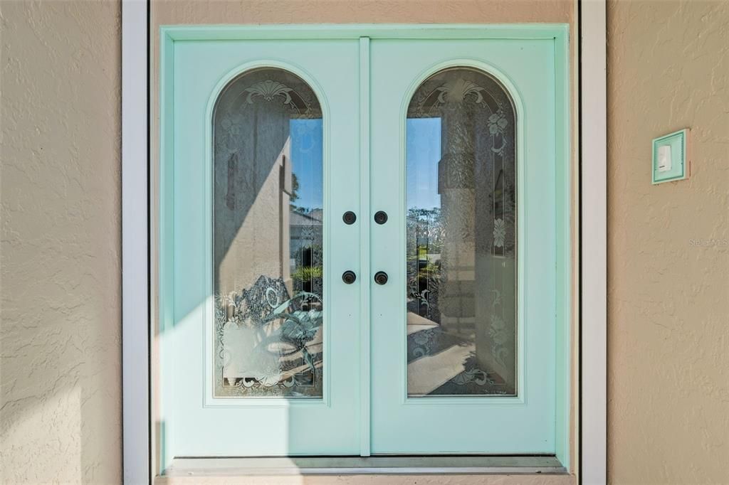 For Sale: $699,000 (3 beds, 2 baths, 2352 Square Feet)