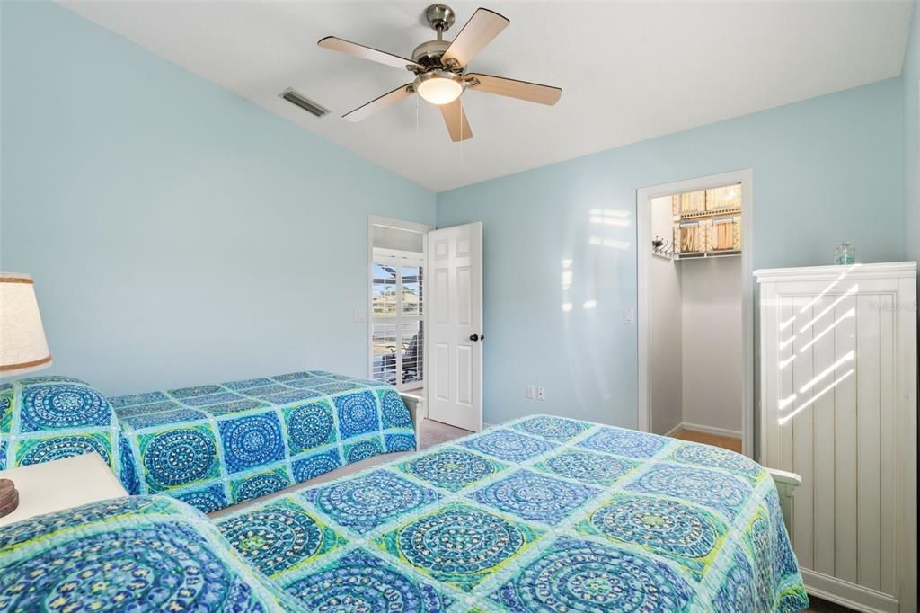 For Sale: $699,000 (3 beds, 2 baths, 2352 Square Feet)