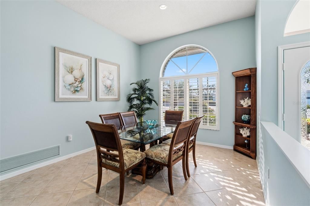 For Sale: $699,000 (3 beds, 2 baths, 2352 Square Feet)