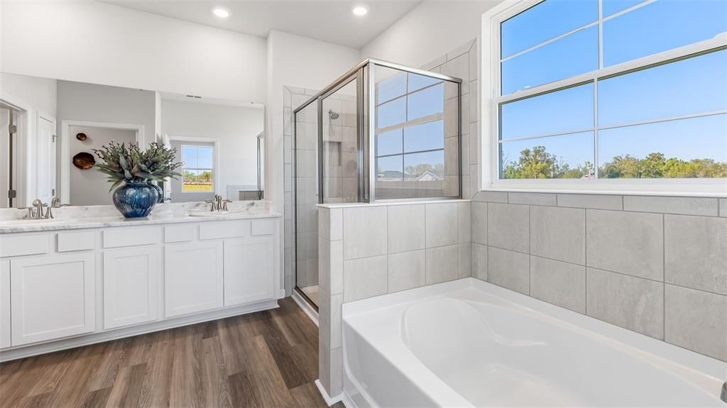 Active With Contract: $530,190 (4 beds, 3 baths, 2787 Square Feet)