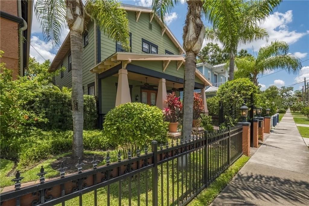 For Sale: $1,499,000 (5 beds, 2 baths, 4230 Square Feet)