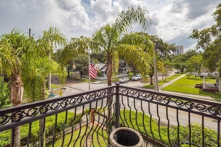 For Sale: $1,499,000 (5 beds, 2 baths, 4230 Square Feet)