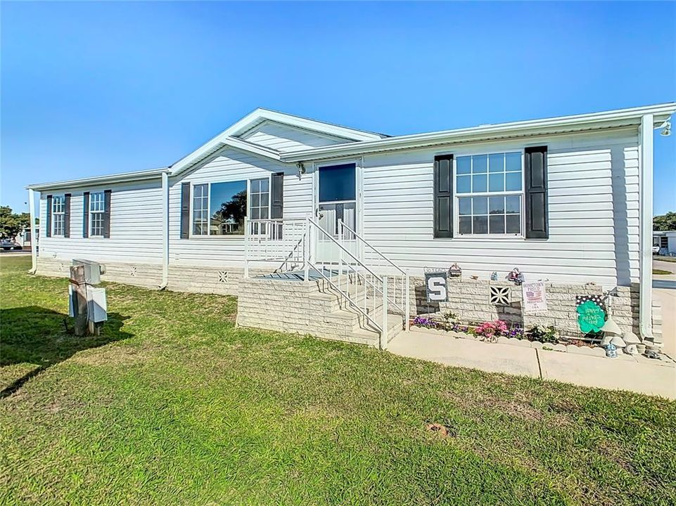 For Sale: $199,000 (3 beds, 2 baths, 1404 Square Feet)