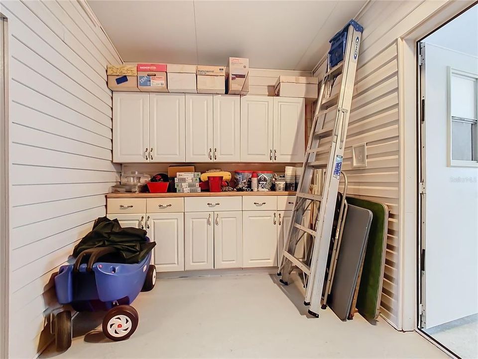 For Sale: $199,000 (3 beds, 2 baths, 1404 Square Feet)