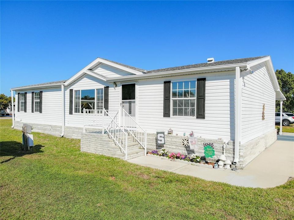 For Sale: $199,000 (3 beds, 2 baths, 1404 Square Feet)