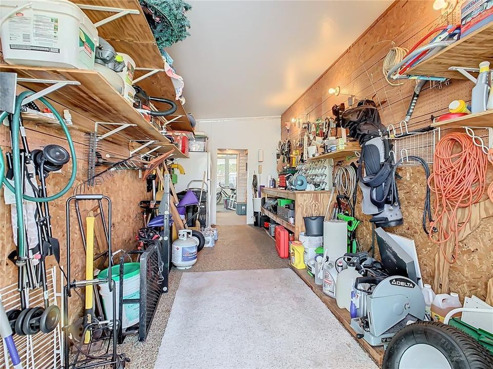 For Sale: $199,000 (3 beds, 2 baths, 1404 Square Feet)