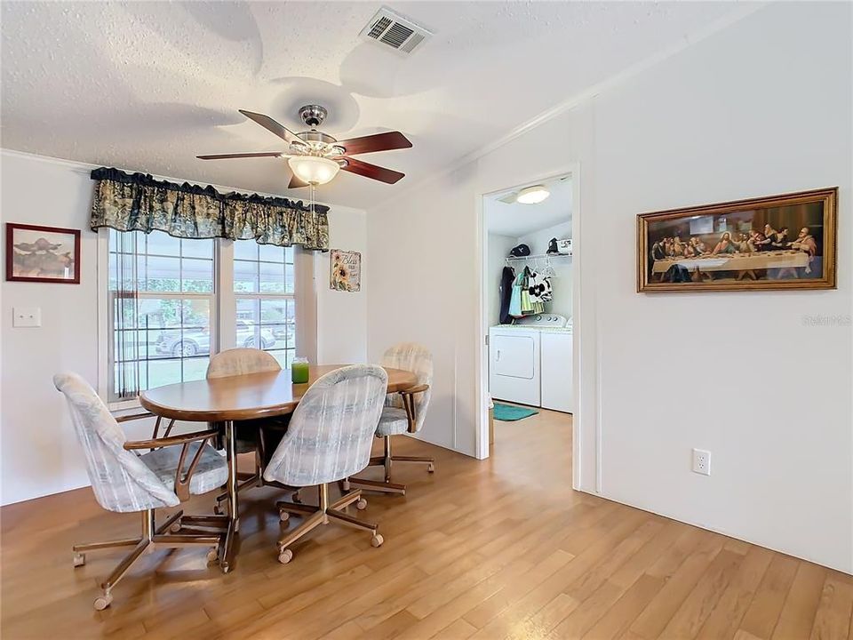 For Sale: $199,000 (3 beds, 2 baths, 1404 Square Feet)