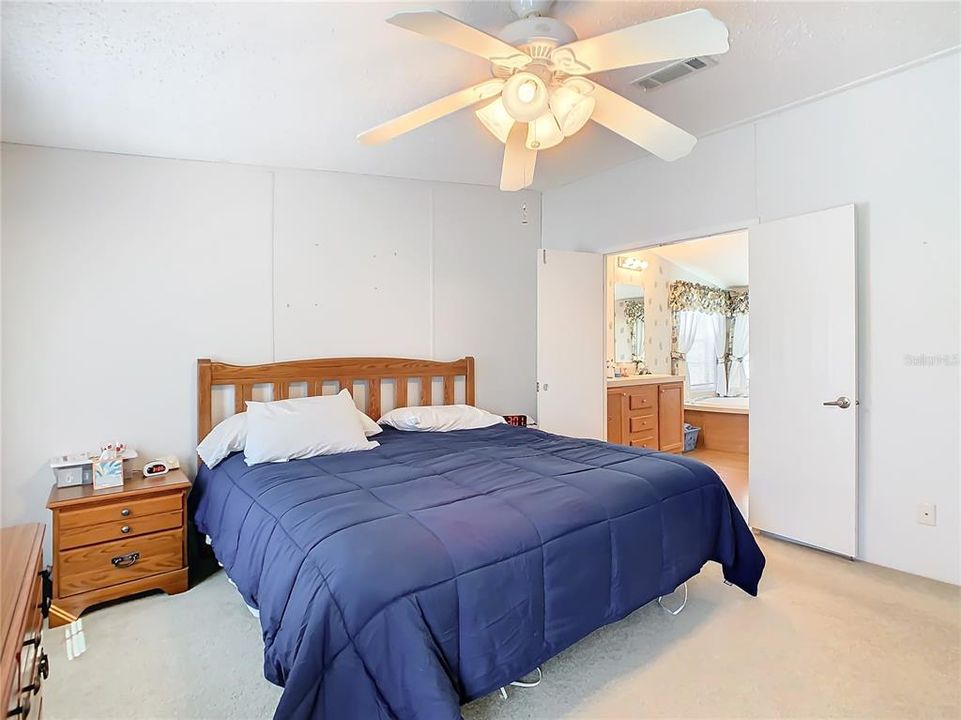 For Sale: $199,000 (3 beds, 2 baths, 1404 Square Feet)