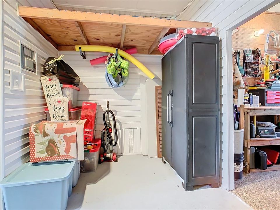 For Sale: $199,000 (3 beds, 2 baths, 1404 Square Feet)