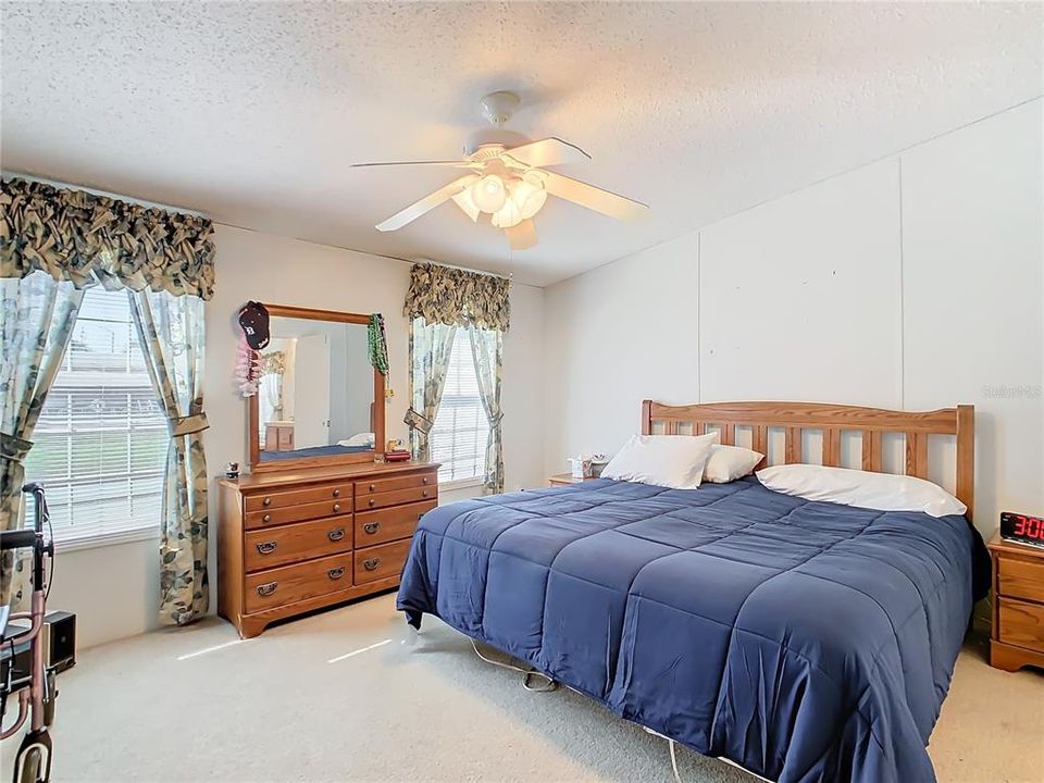 For Sale: $199,000 (3 beds, 2 baths, 1404 Square Feet)