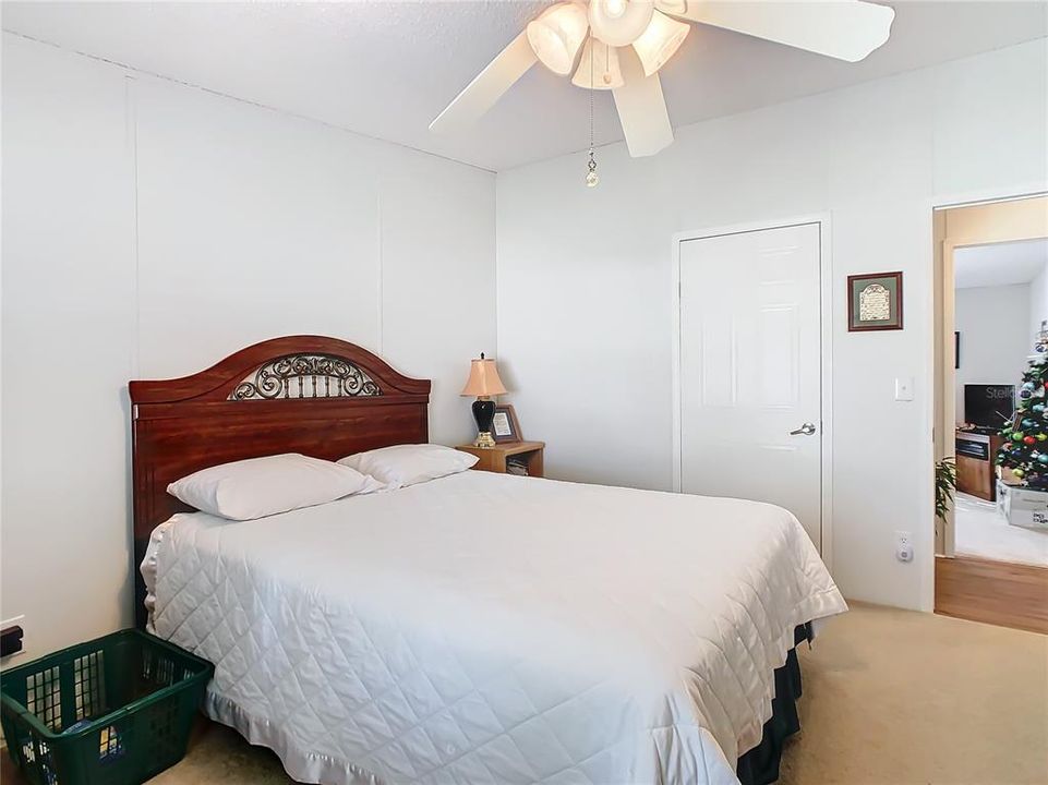 For Sale: $199,000 (3 beds, 2 baths, 1404 Square Feet)