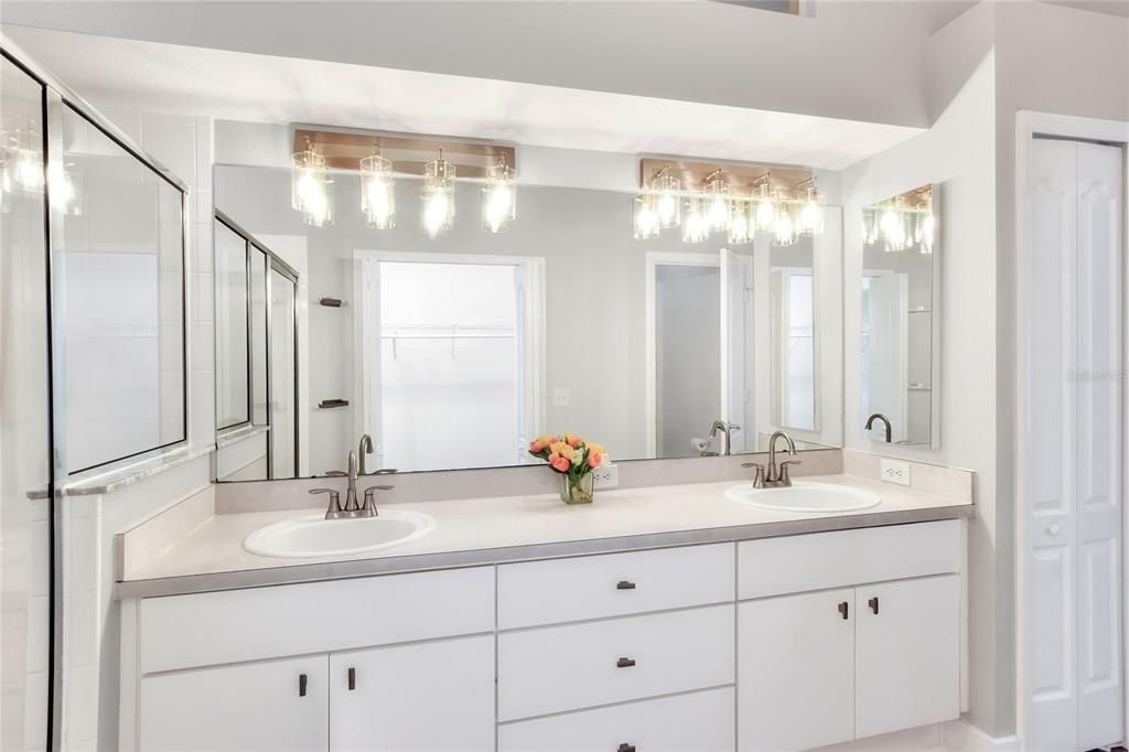 На продажу: $327,000 (2 спален, 2 ванн, 1544 Квадратных фут)