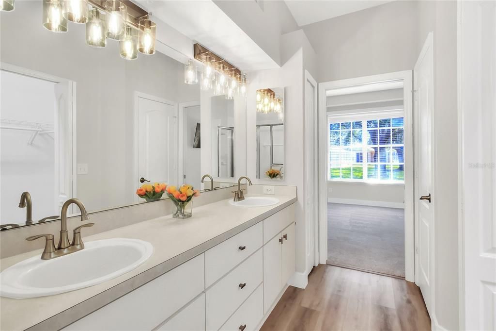 На продажу: $327,000 (2 спален, 2 ванн, 1544 Квадратных фут)