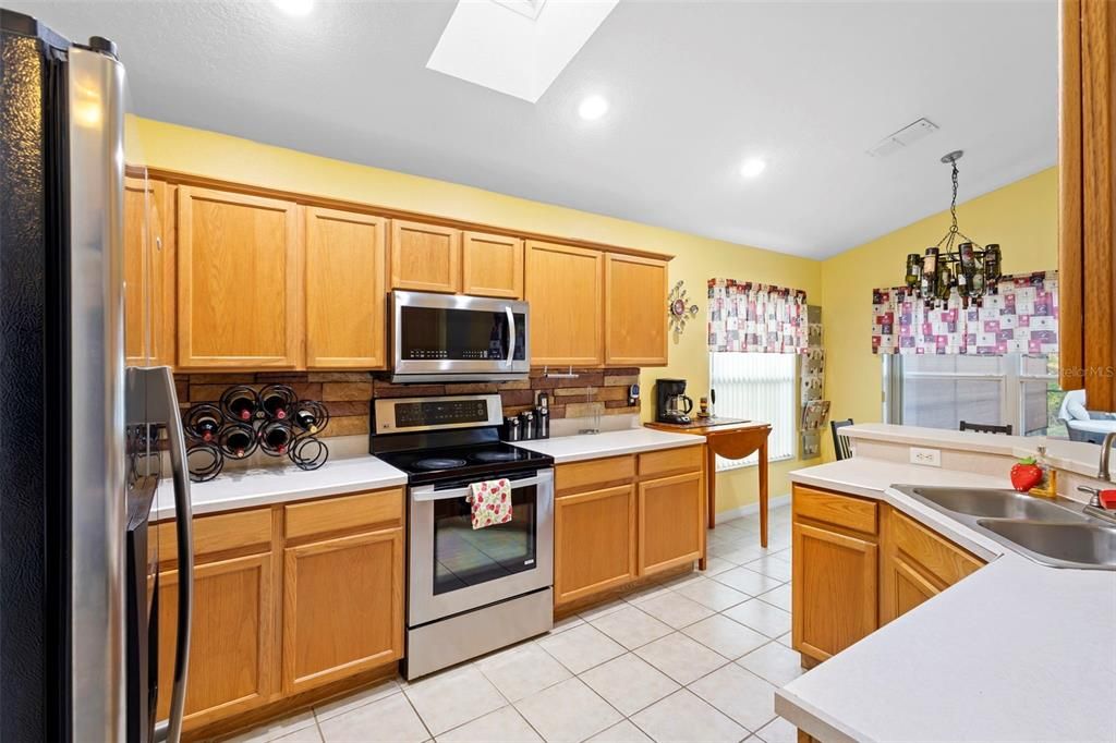 待售: $489,000 (4 贝兹, 3 浴室, 1760 平方英尺)