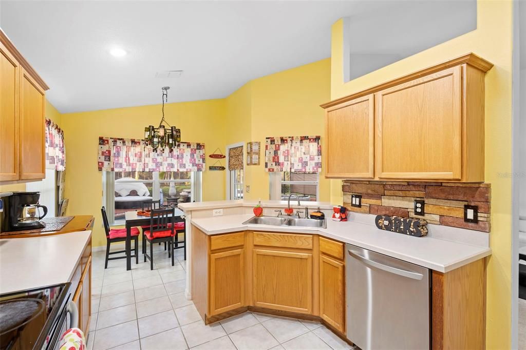 待售: $489,000 (4 贝兹, 3 浴室, 1760 平方英尺)