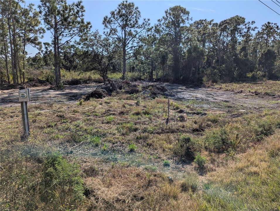 待售: $120,000 (0.63 acres)