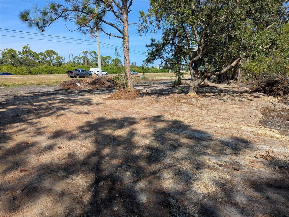 待售: $120,000 (0.63 acres)