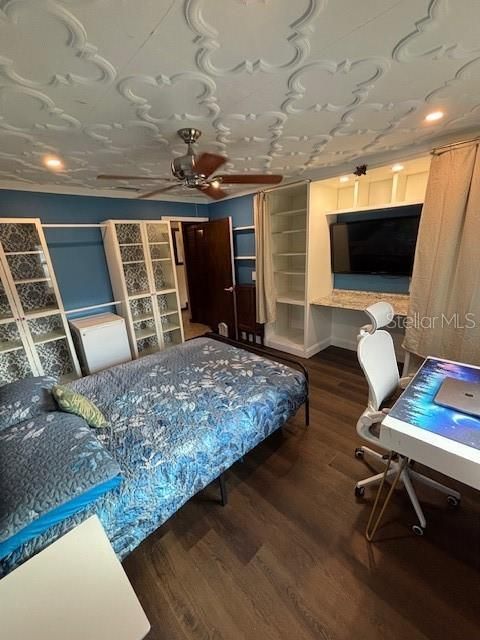 For Sale: $419,900 (3 beds, 2 baths, 2112 Square Feet)