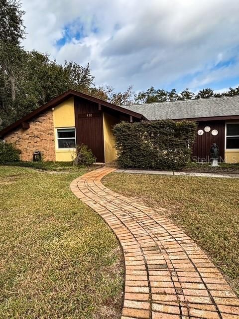 For Sale: $419,900 (3 beds, 2 baths, 2112 Square Feet)