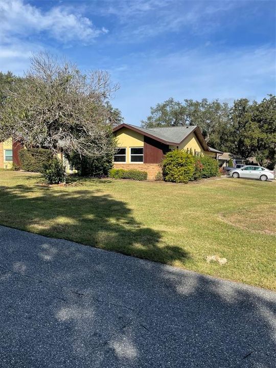 For Sale: $419,900 (3 beds, 2 baths, 2112 Square Feet)