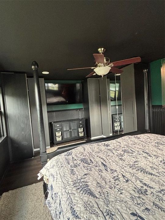 For Sale: $419,900 (3 beds, 2 baths, 2112 Square Feet)