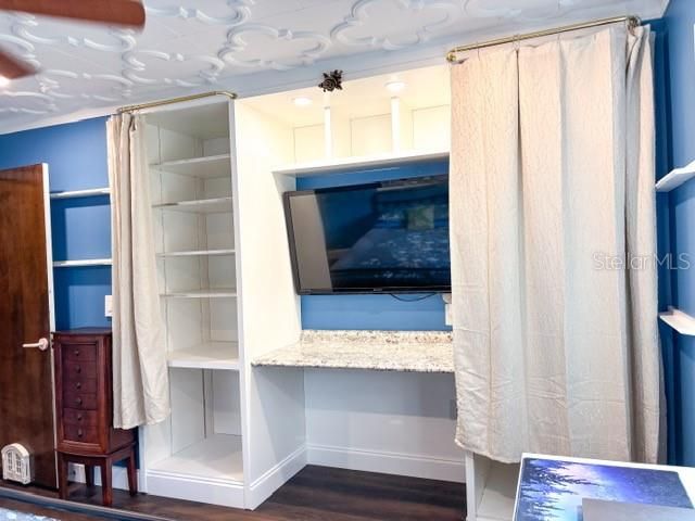 For Sale: $419,900 (3 beds, 2 baths, 2112 Square Feet)