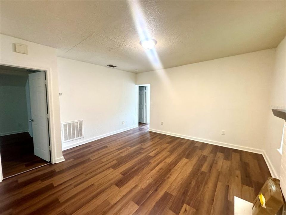 En Venta: $279,000 (4 camas, 1 baños, 1068 Pies cuadrados)