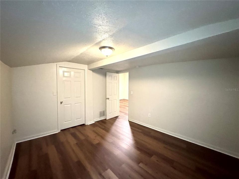 En Venta: $279,000 (4 camas, 1 baños, 1068 Pies cuadrados)