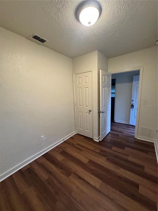 En Venta: $279,000 (4 camas, 1 baños, 1068 Pies cuadrados)