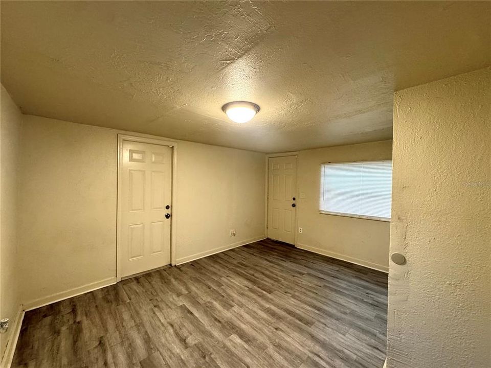 En Venta: $279,000 (4 camas, 1 baños, 1068 Pies cuadrados)