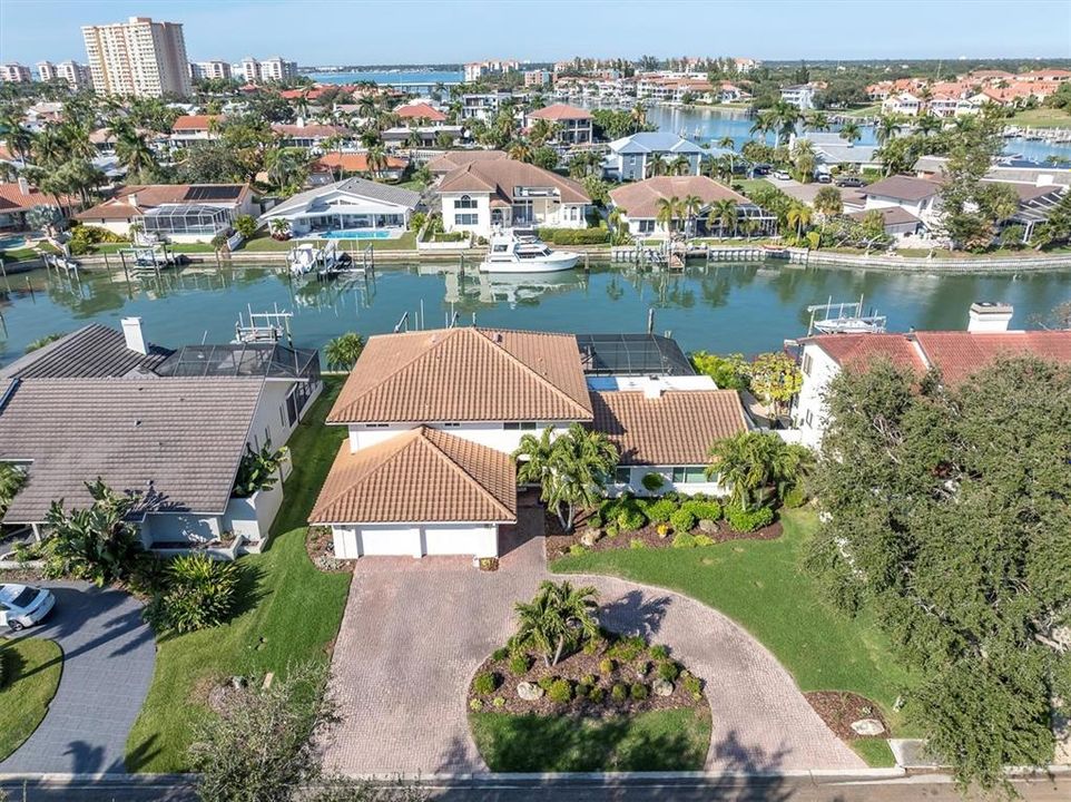 For Sale: $2,200,000 (4 beds, 3 baths, 3741 Square Feet)