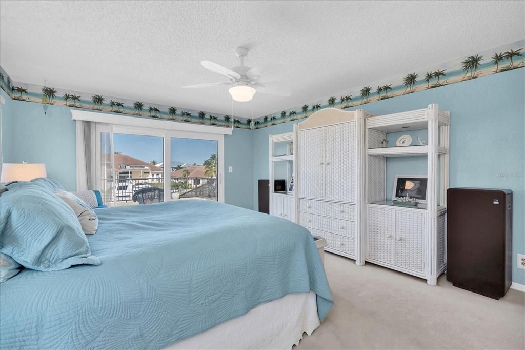 For Sale: $2,200,000 (4 beds, 3 baths, 3741 Square Feet)