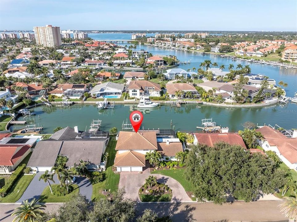 For Sale: $2,200,000 (4 beds, 3 baths, 3741 Square Feet)