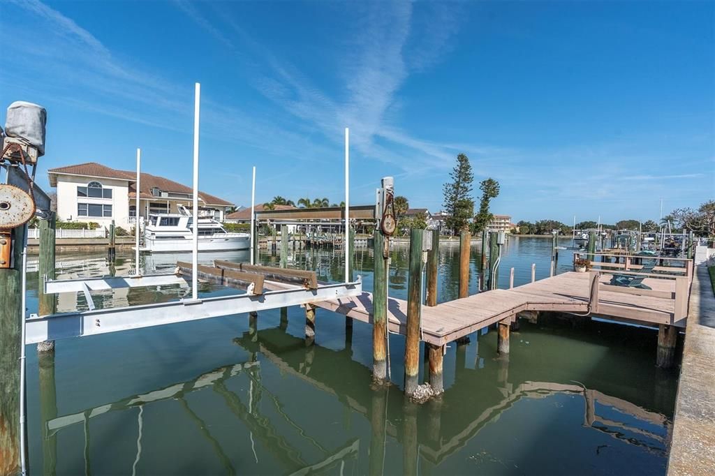 For Sale: $2,200,000 (4 beds, 3 baths, 3741 Square Feet)