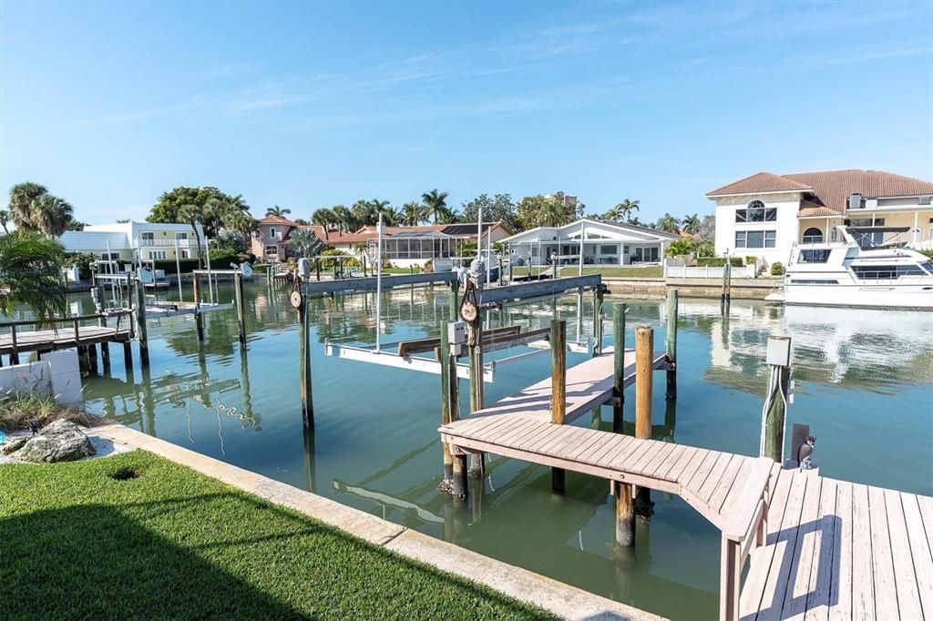 For Sale: $2,200,000 (4 beds, 3 baths, 3741 Square Feet)