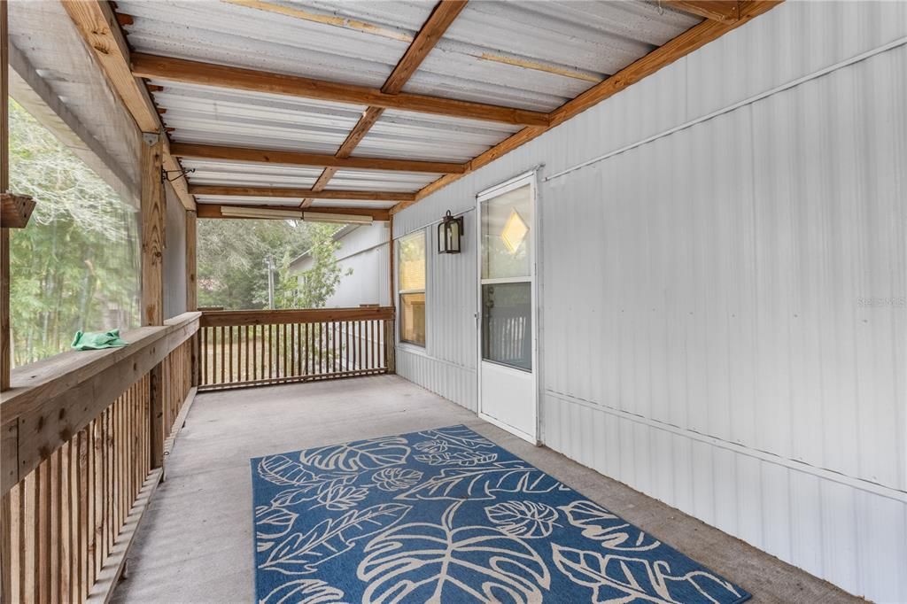 For Sale: $400,000 (4 beds, 2 baths, 2100 Square Feet)