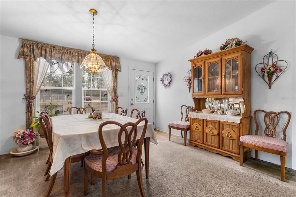 For Sale: $400,000 (4 beds, 2 baths, 2100 Square Feet)