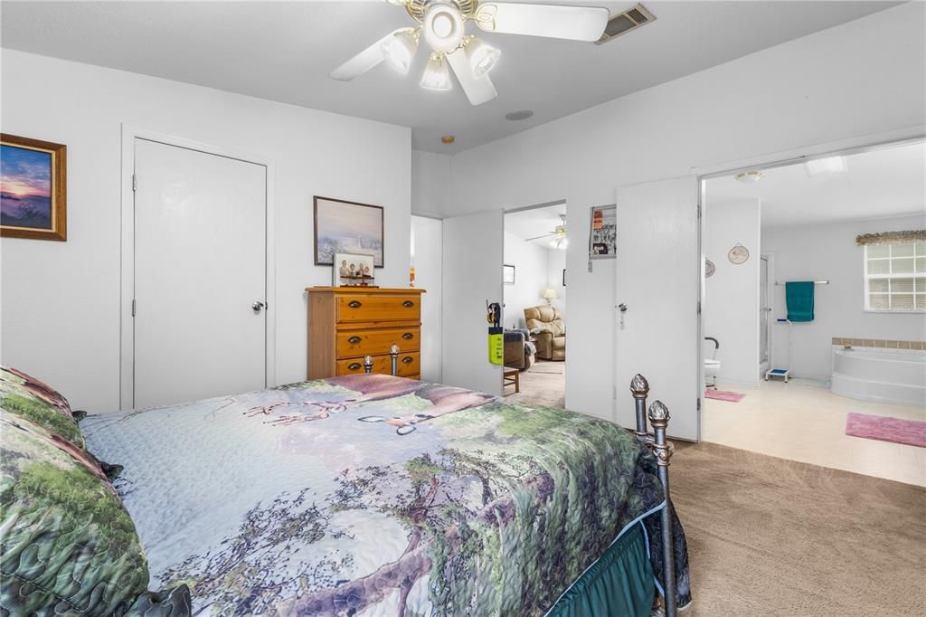 For Sale: $400,000 (4 beds, 2 baths, 2100 Square Feet)