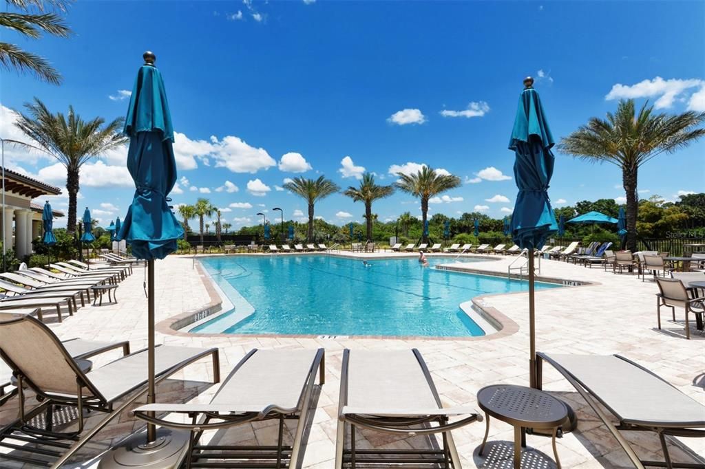 For Sale: $549,900 (2 beds, 2 baths, 1675 Square Feet)