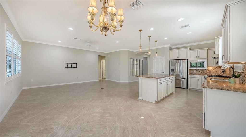 For Sale: $549,900 (2 beds, 2 baths, 1675 Square Feet)