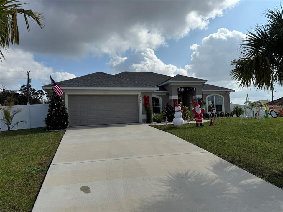 На продажу: $445,000 (4 спален, 2 ванн, 2330 Квадратных фут)